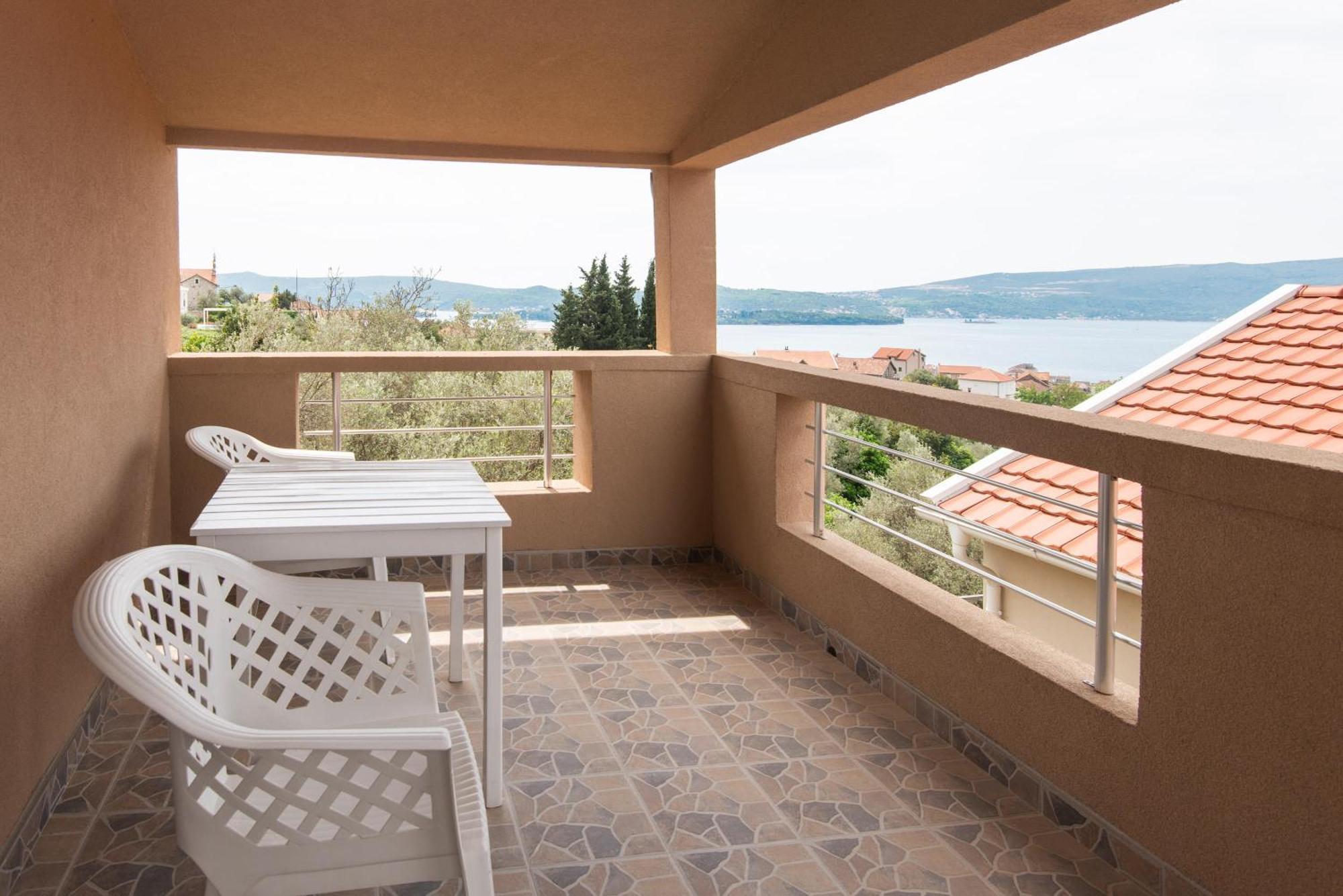 Hillside Vista Apartments Tivat Exterior foto